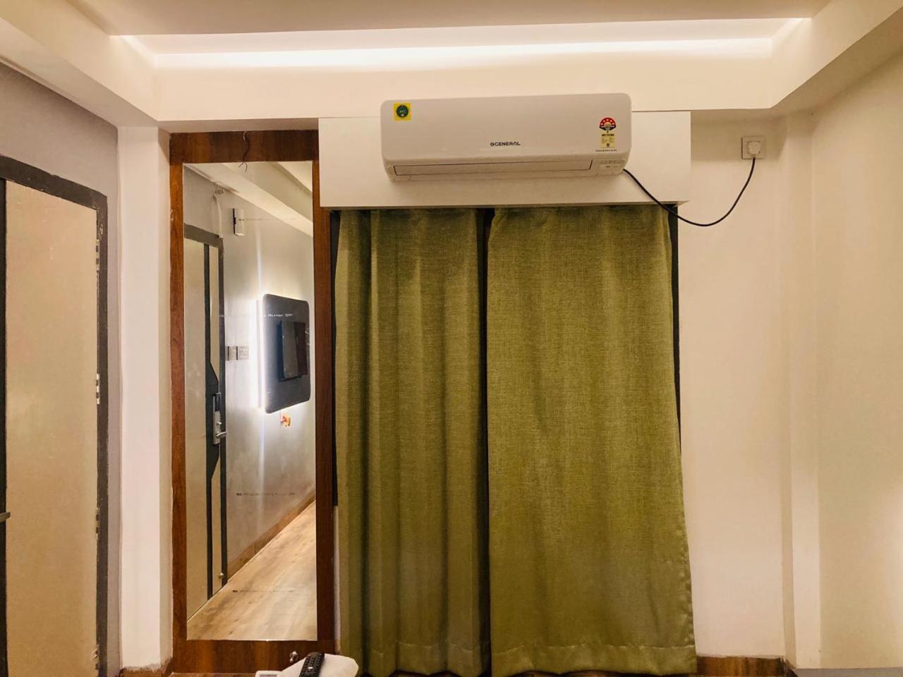 The Lavish Stay Varanasi Luaran gambar