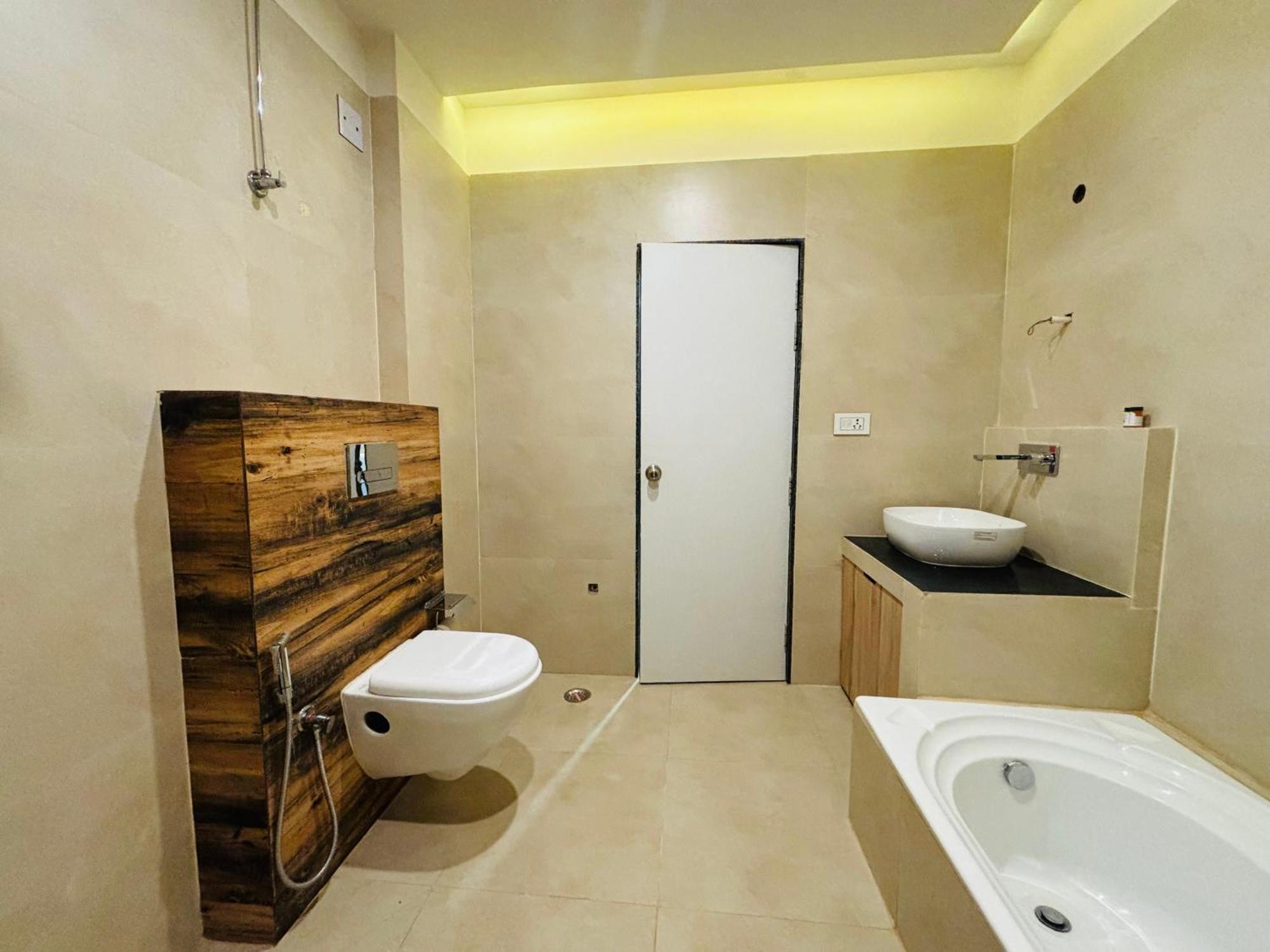 The Lavish Stay Varanasi Luaran gambar