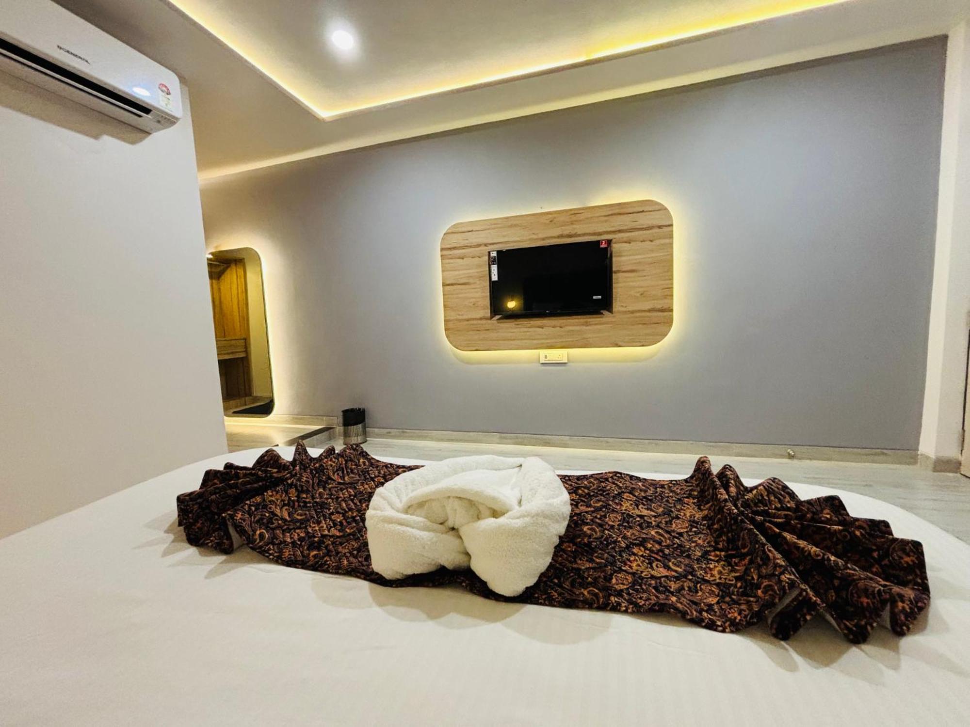 The Lavish Stay Varanasi Luaran gambar