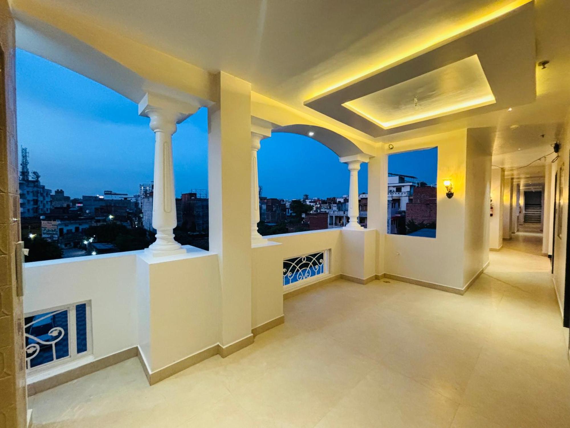 The Lavish Stay Varanasi Luaran gambar