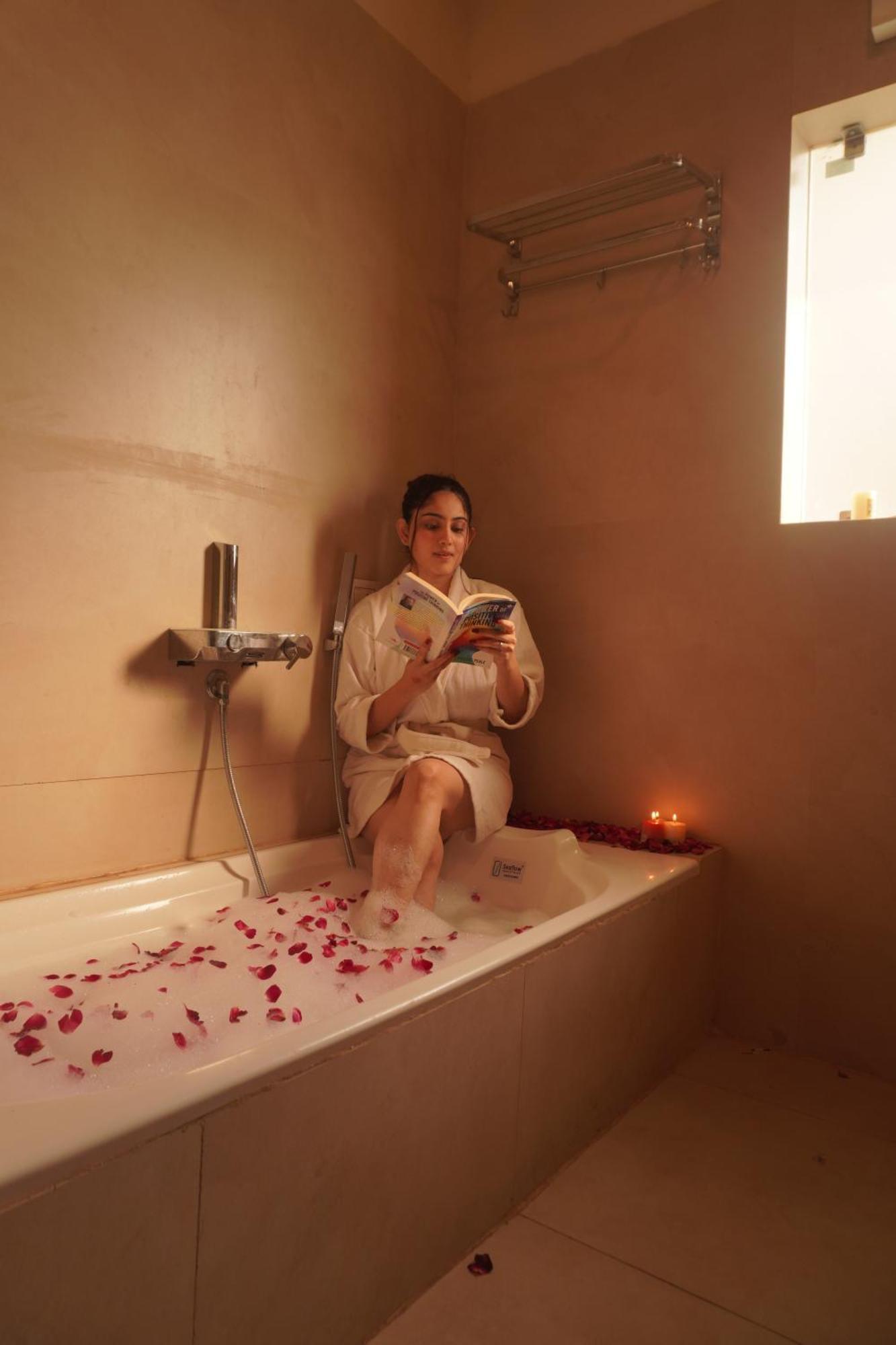 The Lavish Stay Varanasi Luaran gambar